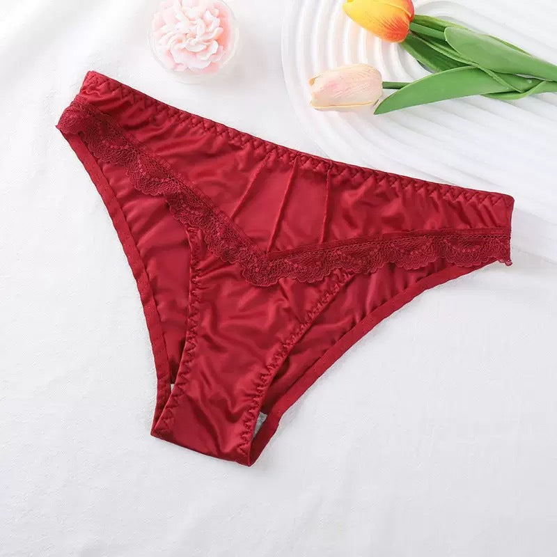 Women's 5-Pack Low-Rise Seamless Panties with Lace Trim